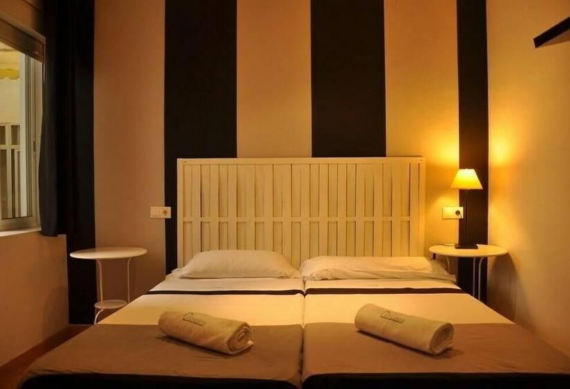 اتاق استاندارد با سرویس بهداشتی مشترک, Pension Cibeles