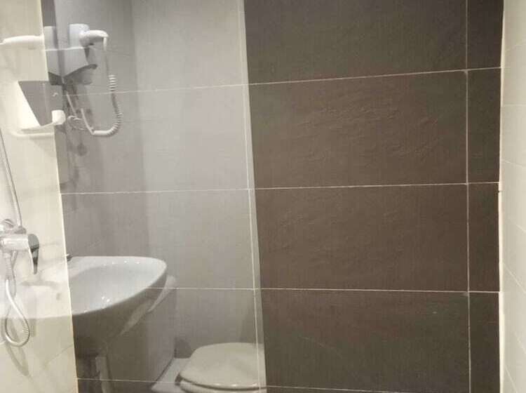 اتاق استاندارد سه نفره, Pension Cibeles