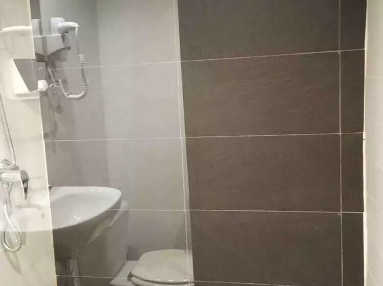 اتاق استاندارد سه نفره, Pension Cibeles