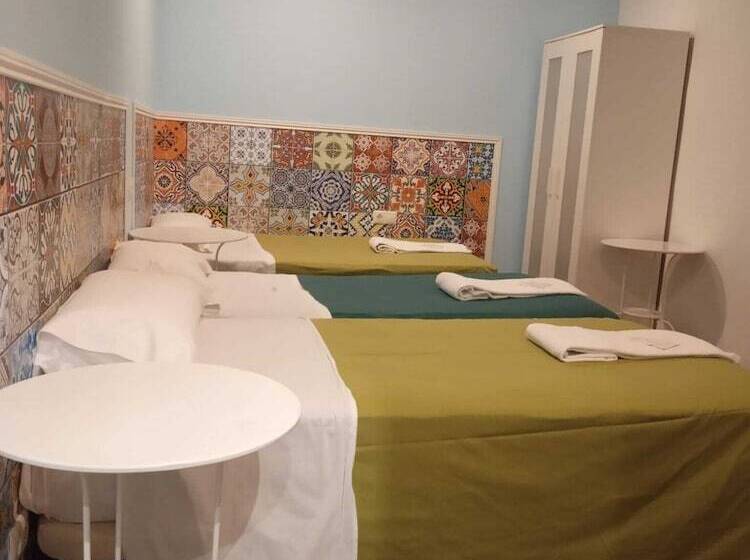 اتاق استاندارد سه نفره, Pension Cibeles