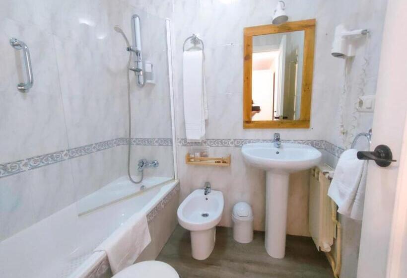 اتاق لوکس سه تخته, Rodeiramar 2a