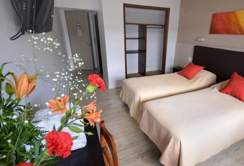 スーペリアールーム, 7 Lagos