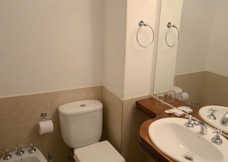 スタンダードルーム, 7 Lagos