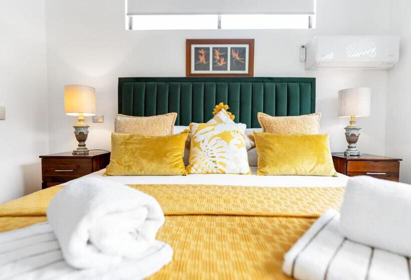 شقة ديلوكس غرفتين نوم مطلة على البحر, Argosy On The Beach