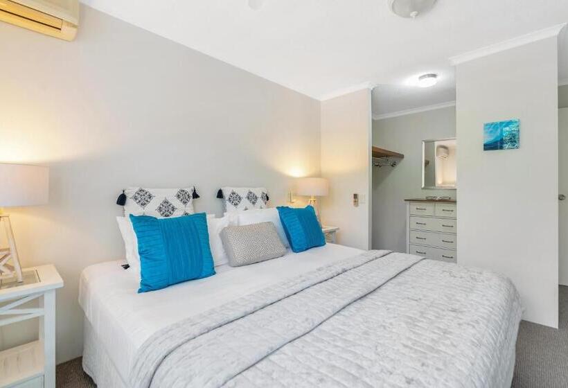 شقة غرفتين, Argosy On The Beach