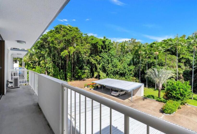 شقة غرفتين, Argosy On The Beach