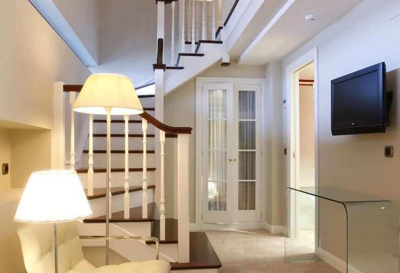 غرفة دوبلكس, Castillo Del Bosque La Zoreda