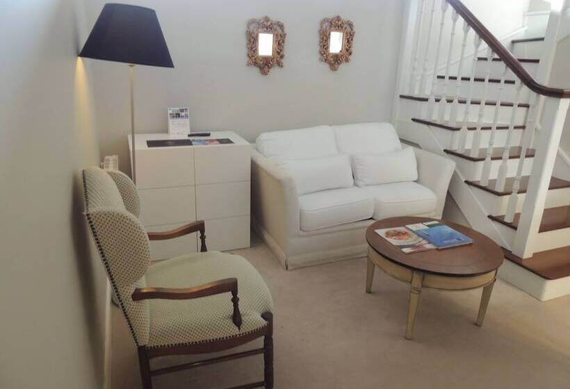 غرفة دوبلكس, Castillo Del Bosque La Zoreda