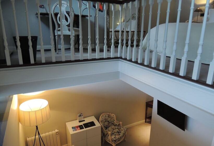 غرفة دوبلكس, Castillo Del Bosque La Zoreda