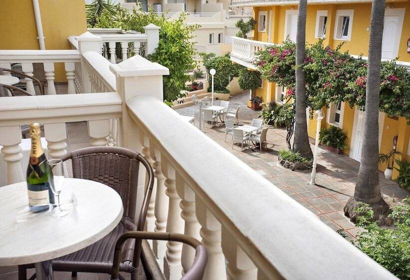 חדר סטנדרט עם מרפסת, Cupidor