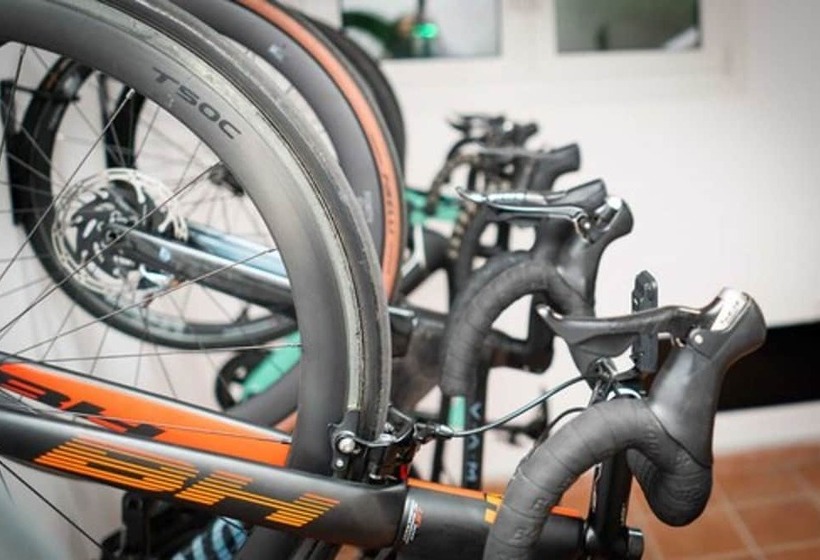 חדר סטנדרט לשלושה עם מרפסת, Cupidor