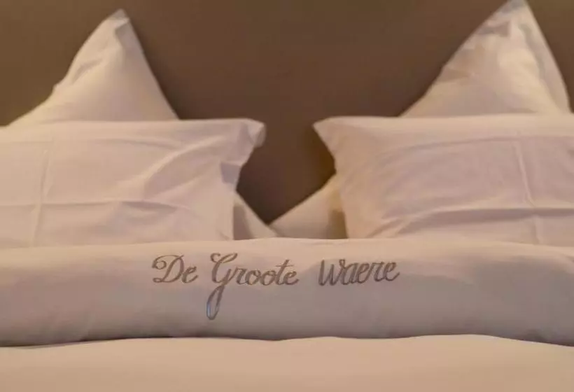Standard Kolmen Hengen Huone, De Groote Waere
