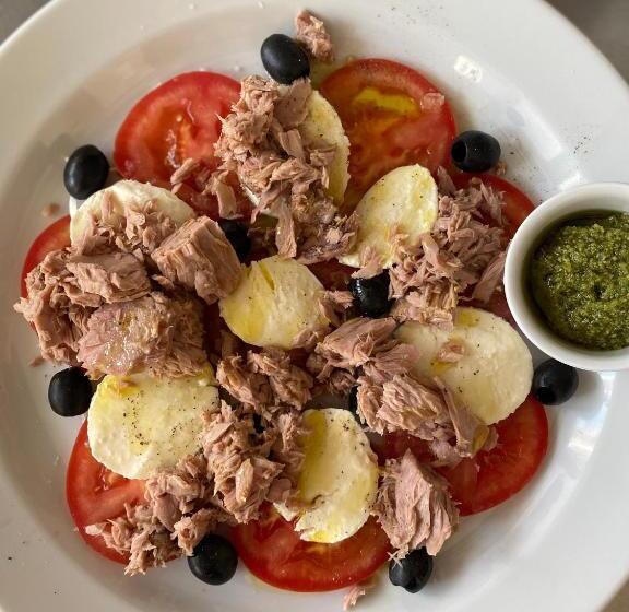 חדר סטנדרט, Domovina