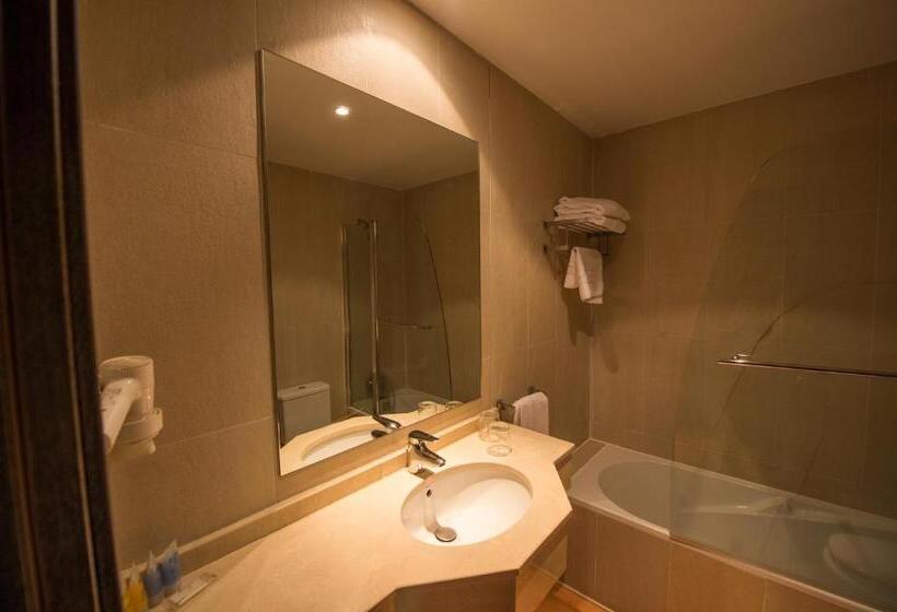 标准单人间, Alda El Espinar