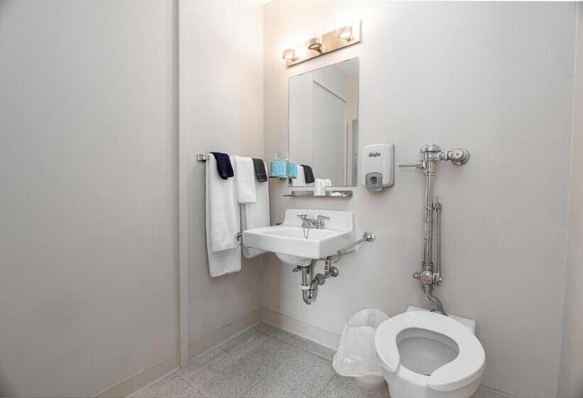 带特大床的标准间, Guest House On The Mount