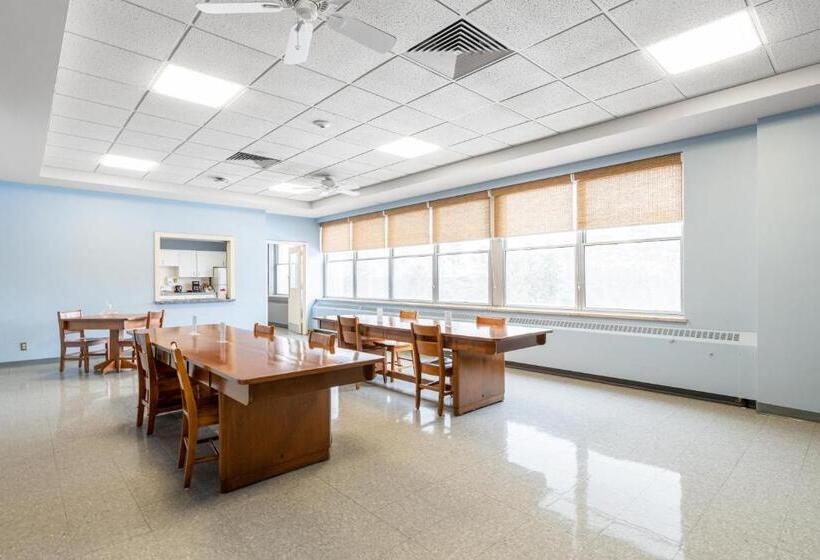 标准间, Guest House On The Mount