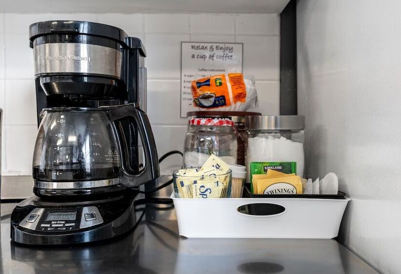 带特大床的标准间, Guest House On The Mount