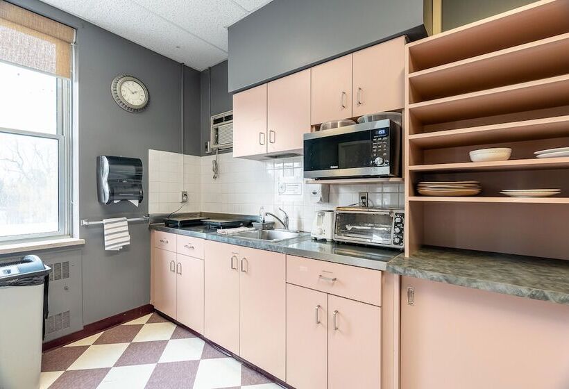 标准间, Guest House On The Mount