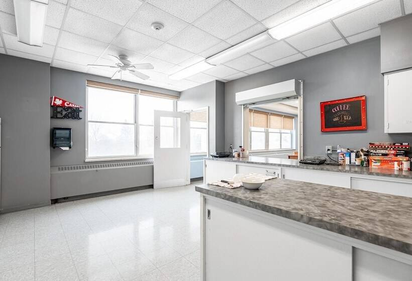 标准间, Guest House On The Mount