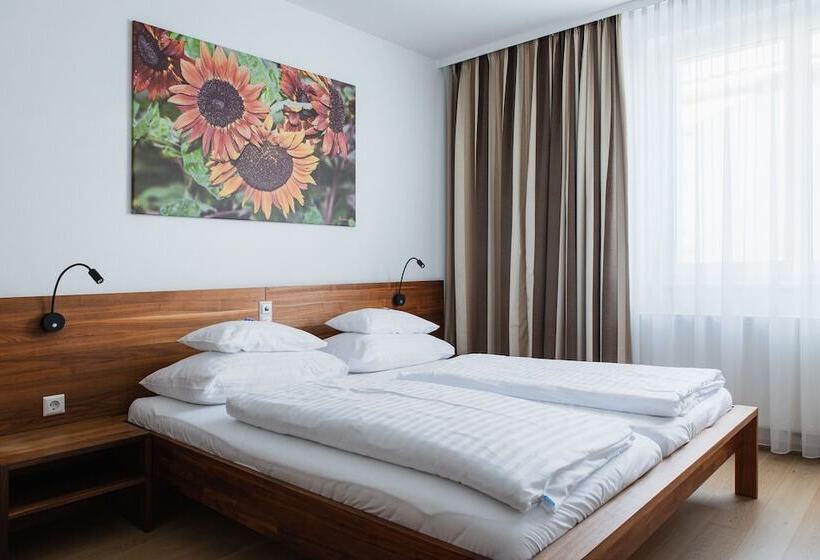 Номер Стандарт, H+ Hotel Ried