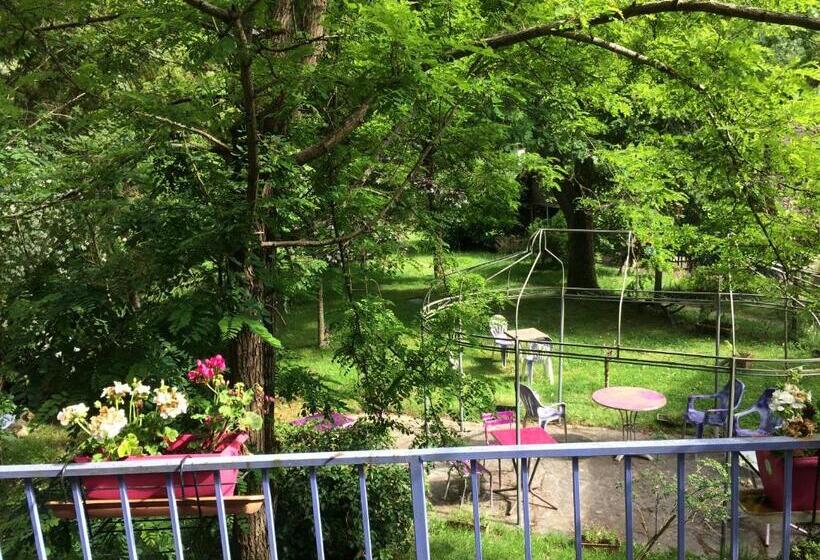 Студио Стандарт Вид на Сад, Hôtel Restaurant Le Beau Site