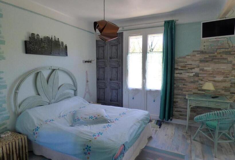 Трехместный Номер Стандарт Вид на Сад, Hôtel Restaurant Le Beau Site