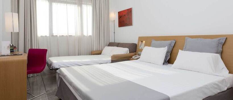 غرفة قياسية ثلاثية, Occidental Murcia Agalia