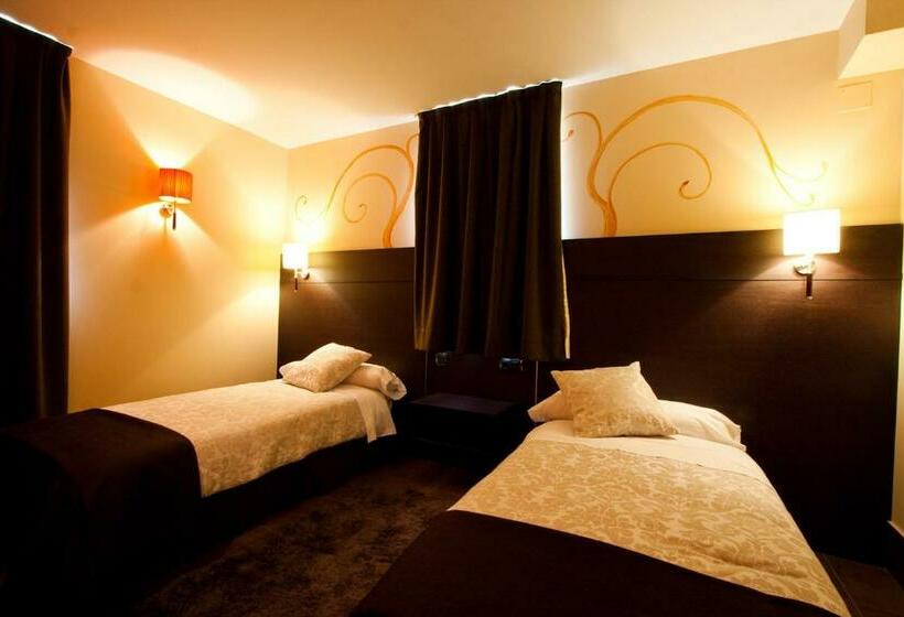 غرفة قياسية, Restaurante Puente Romano