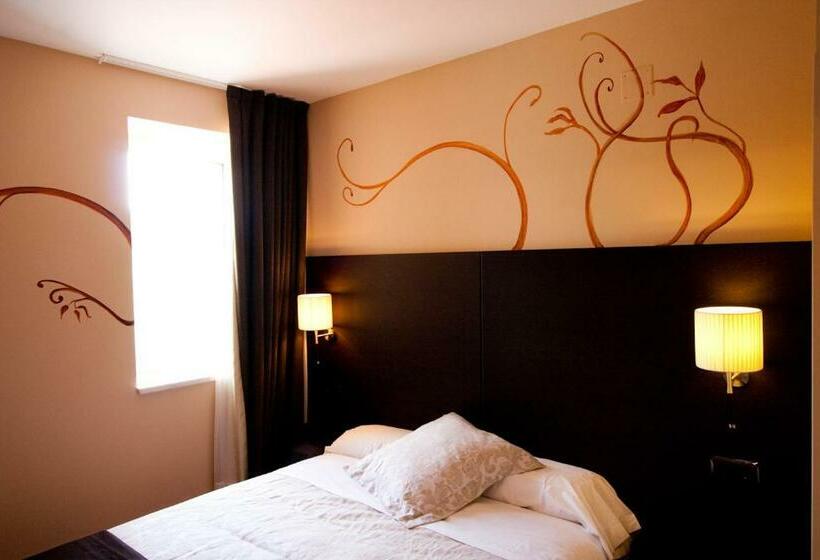 غرفة قياسية, Restaurante Puente Romano