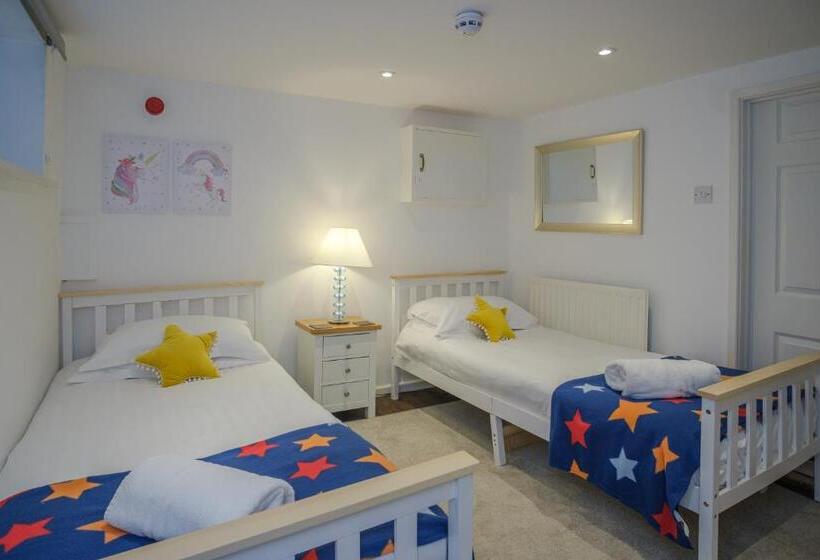 غرفة عائلية, The Water Rat Ironbridge