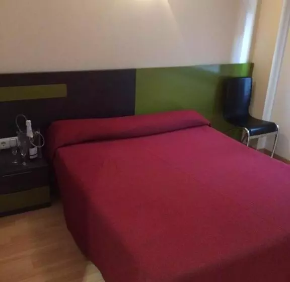 اتاق استاندارد یک نفره, Llagotel
