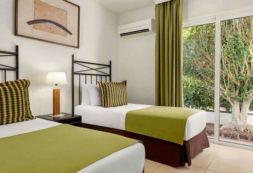 Вилла 3 Спальни, Wyndham Residences Golf Del Sur