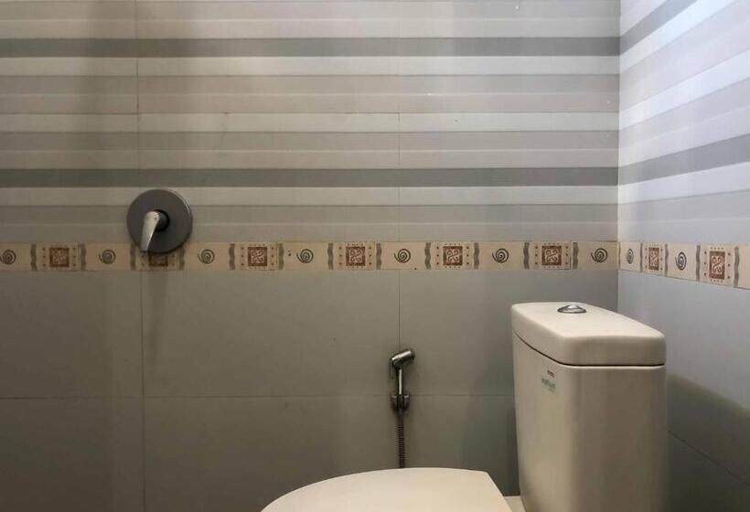 Номер Deluxe, Reddoorz At Daffi Araya