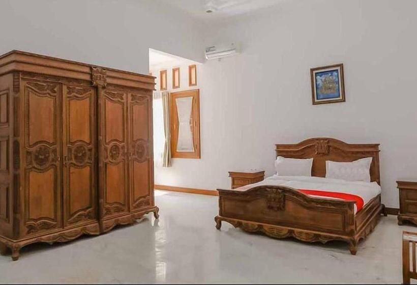 Номер Deluxe, Reddoorz At Daffi Araya