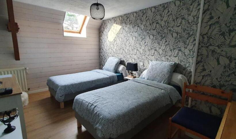 غرفة عائلية, Chambres D Hotes Avec Piscine Aux Agapanthes De Cromel   Mont Saint Michel