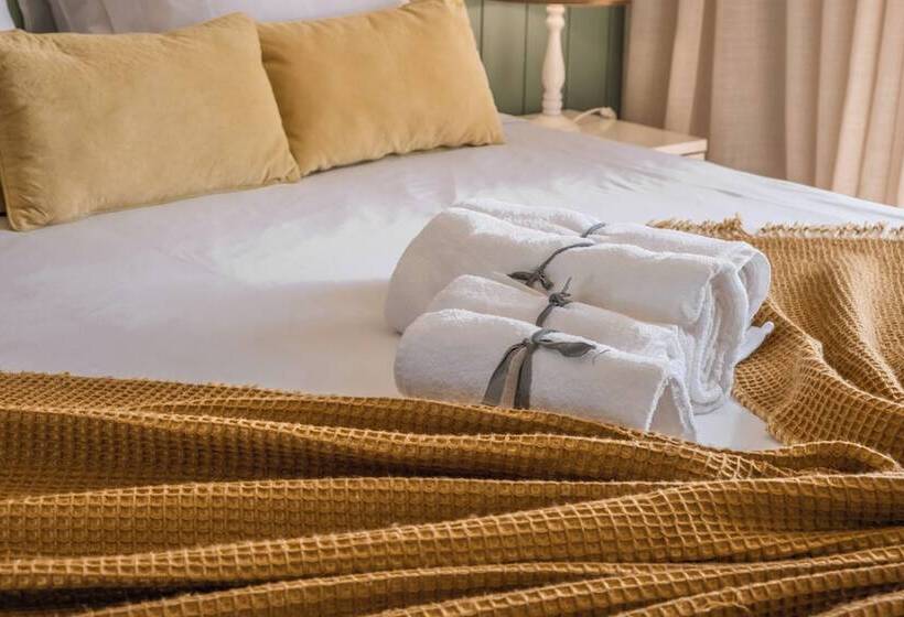 スタンダードルーム, Naval Guest House & Bistro