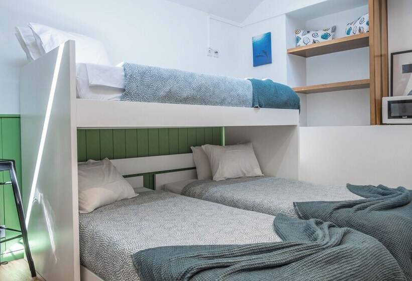 スタンダードトリプルルーム, Naval Guest House & Bistro