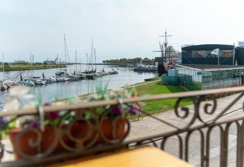 Quarto Estandar com Sacada, Naval Guest House & Bistro