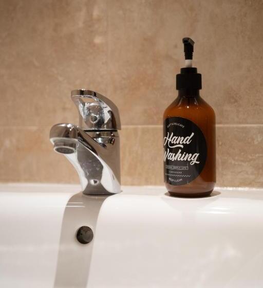 シングルデラックスルーム, Naval Guest House & Bistro