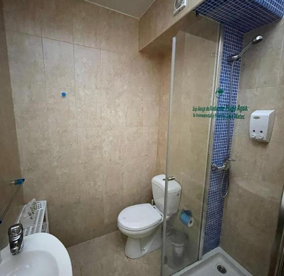 スタンダードトリプルルーム, Naval Guest House & Bistro