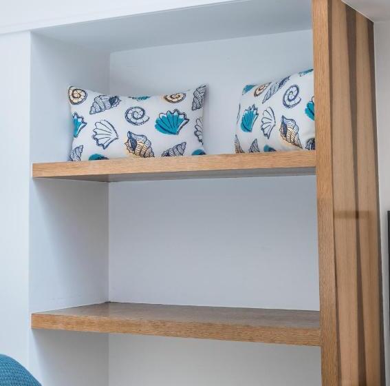 スタンダードトリプルルーム, Naval Guest House & Bistro