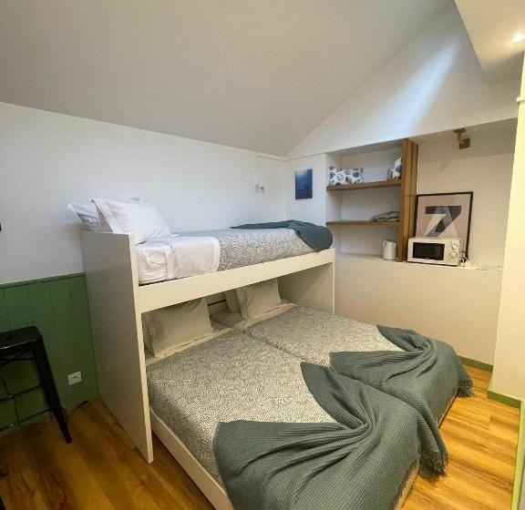 Номер Стандарт Трехместный, Naval Guest House & Bistro
