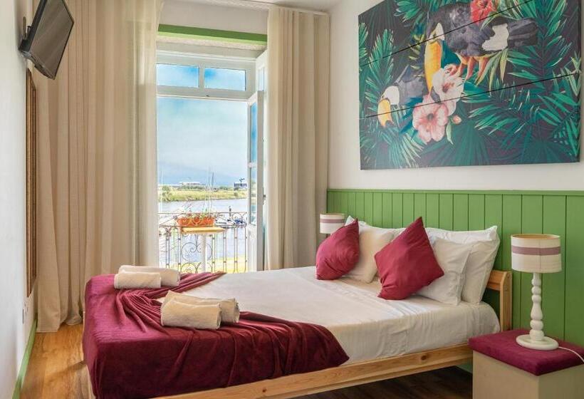 Quarto Estandar com Sacada, Naval Guest House & Bistro