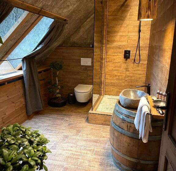 غرفة قياسية, Excalibur Mini