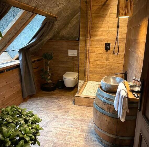 غرفة قياسية, Excalibur Mini