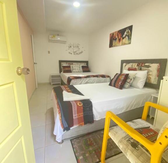 スタンダードトリプルルーム, House Marfito Airport