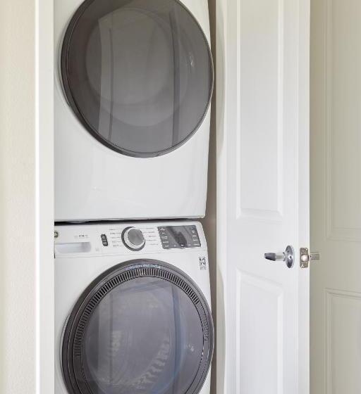 庭の見える１ベッドルームアパートメント, Sonder At Vista Cay