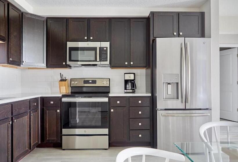 庭の見える１ベッドルームアパートメント, Sonder At Vista Cay