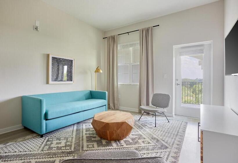 庭の見える１ベッドルームアパートメント, Sonder At Vista Cay