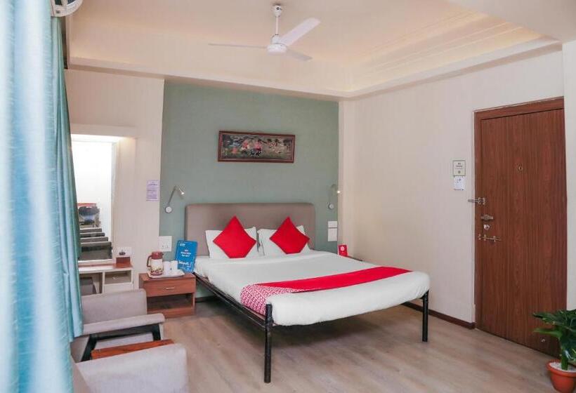 スタンダードルーム, Super Collection O Pearl Near Shaniwar Wada